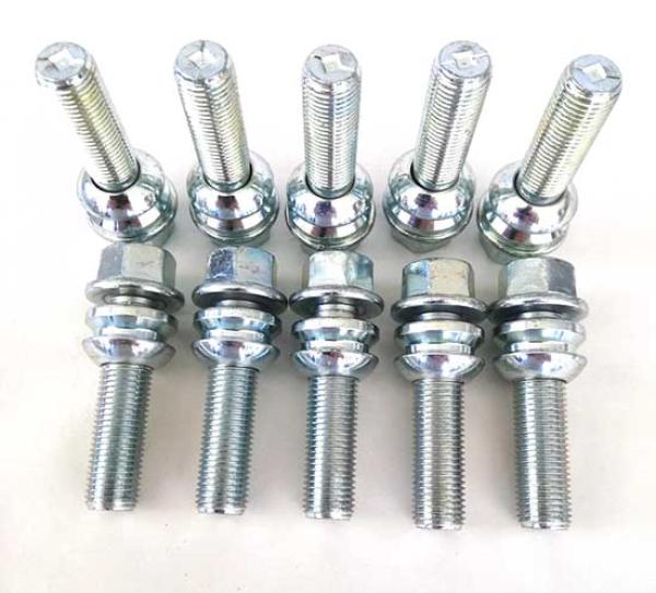 1 Satz SCC Spurverbreiterung inkl. Radschrauben 15mm pro Rad in Silber