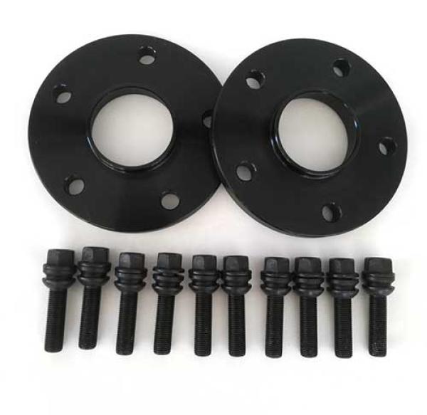 1 Satz SCC Spurverbreiterung inkl. Radschrauben 15mm pro Rad in Schwarz