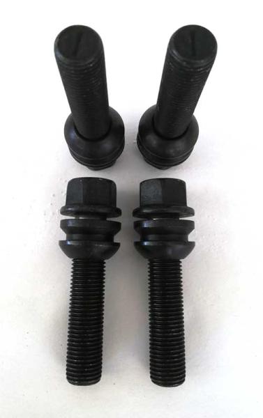 1 Satz SCC Spurverbreiterung inkl. Radschrauben 15mm pro Rad in Schwarz